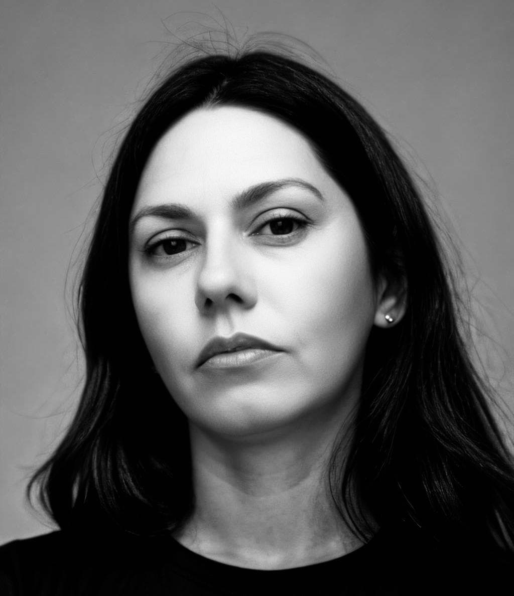 Magali Duval, Associée